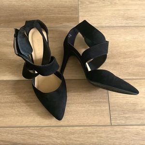 Chinese Laundry black pump heel 6.5